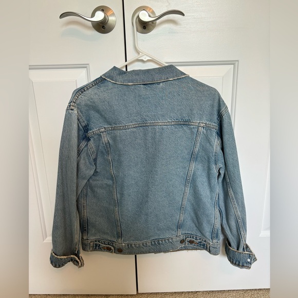 Levi’s Oversized Denim Jacket - Picture 2 of 2